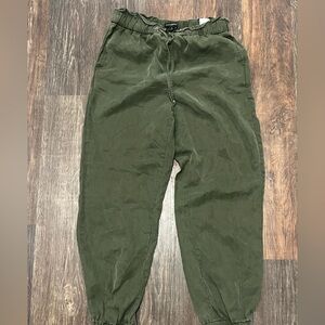 Banana Republic Men's Forest Cargo Pants